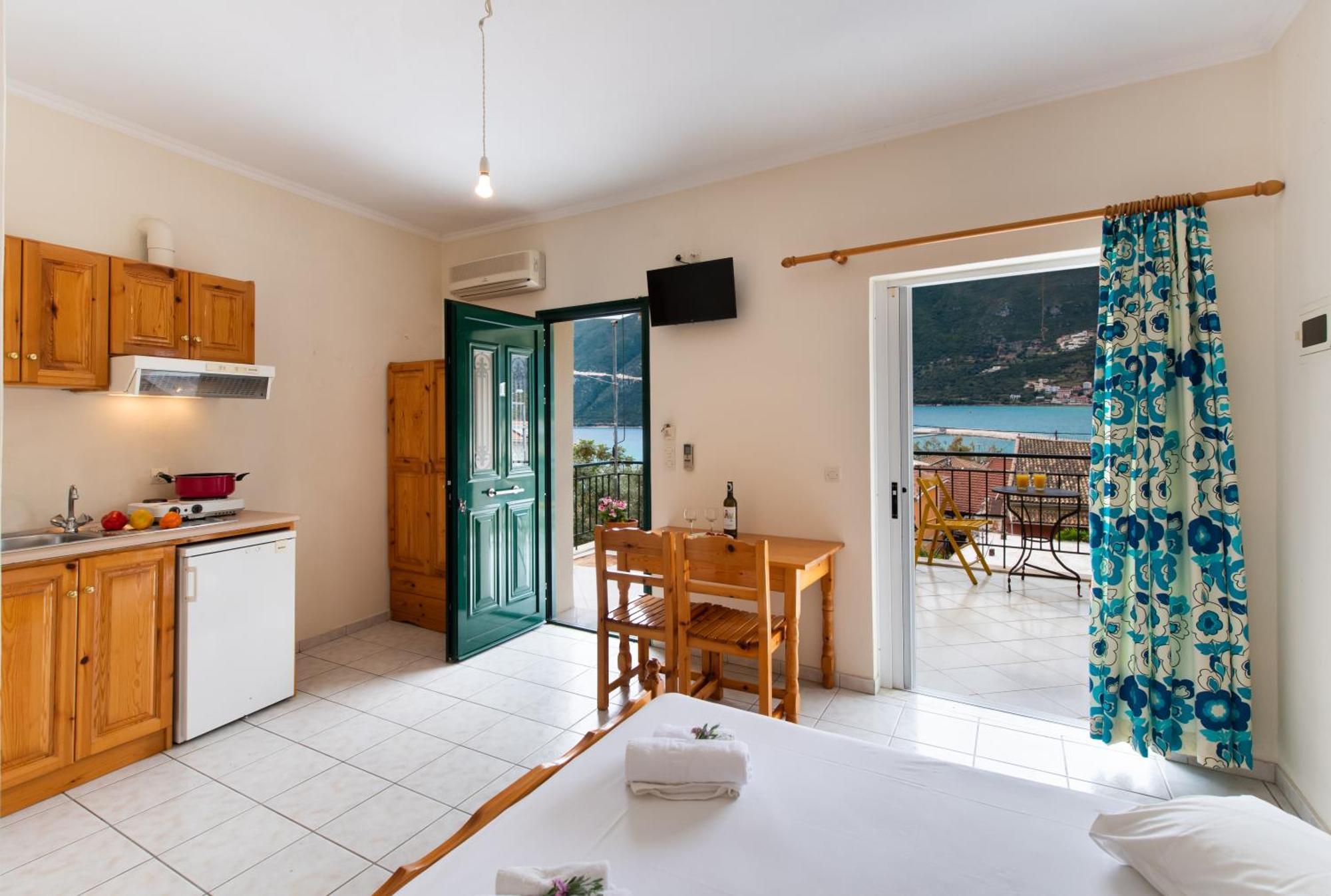 Mediterraneo Studios Vasiliki  Ngoại thất bức ảnh